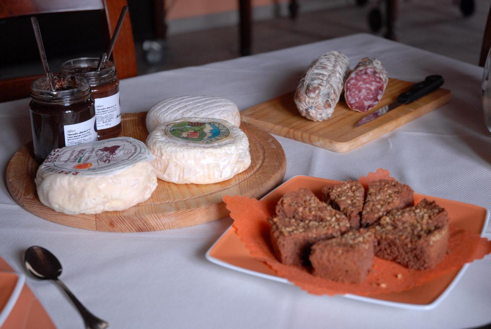 Il Borgo B&B Castellinaldo Dış mekan fotoğraf