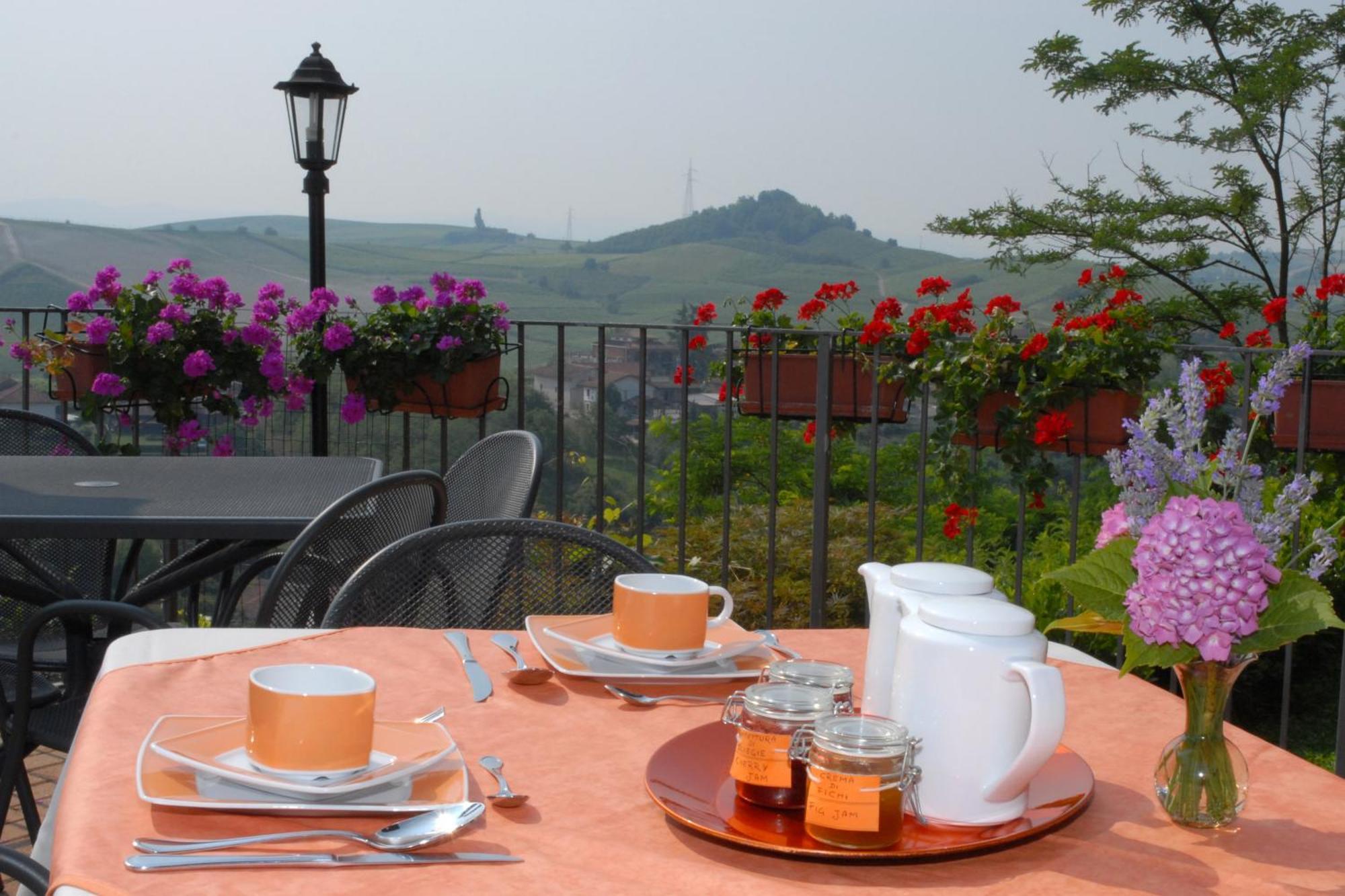 Il Borgo B&B Castellinaldo Dış mekan fotoğraf