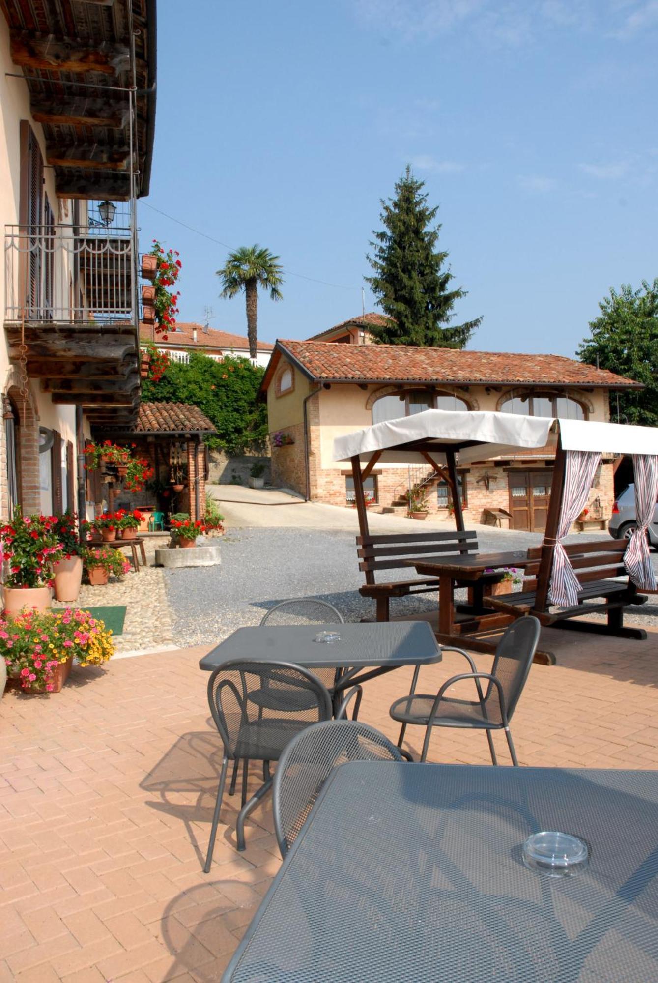 Il Borgo B&B Castellinaldo Dış mekan fotoğraf