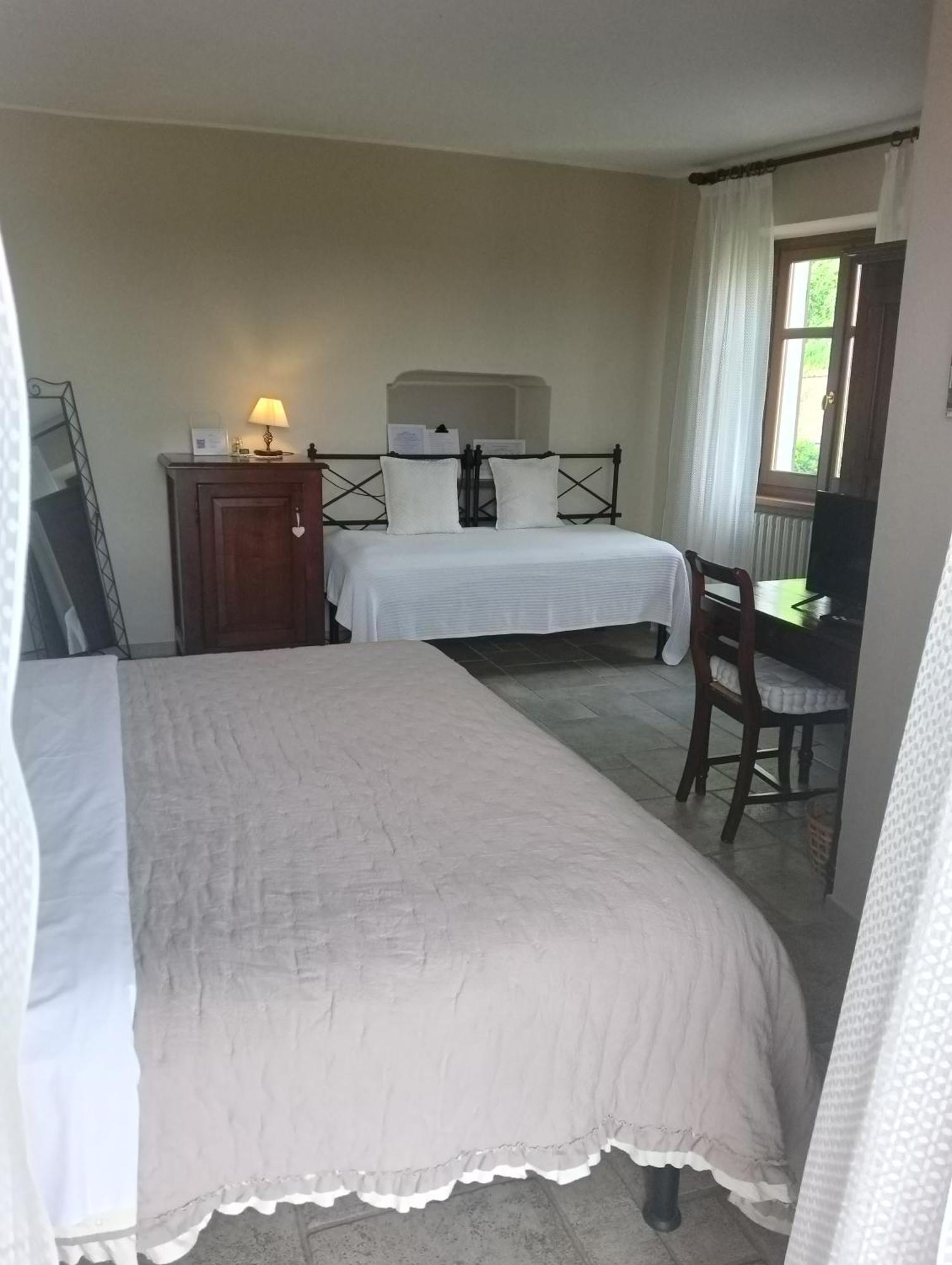 Il Borgo B&B Castellinaldo Dış mekan fotoğraf